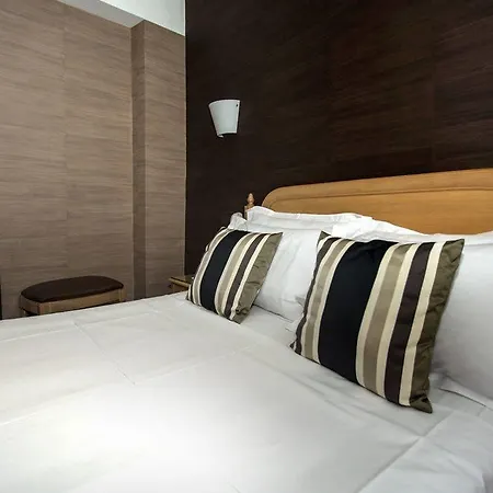 Hotel 1er Lafayette 3*